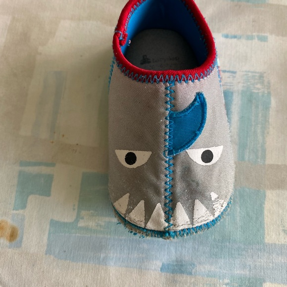 someone help me where I can get an identical pair or someone who sells them6-12M - Picture 1 of 1